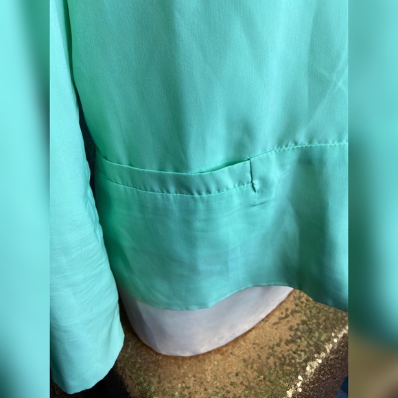 Blazer - Picture 6 of 11